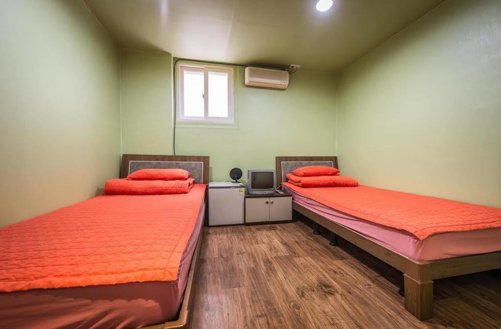 Chris Hostel Seul Dış mekan fotoğraf